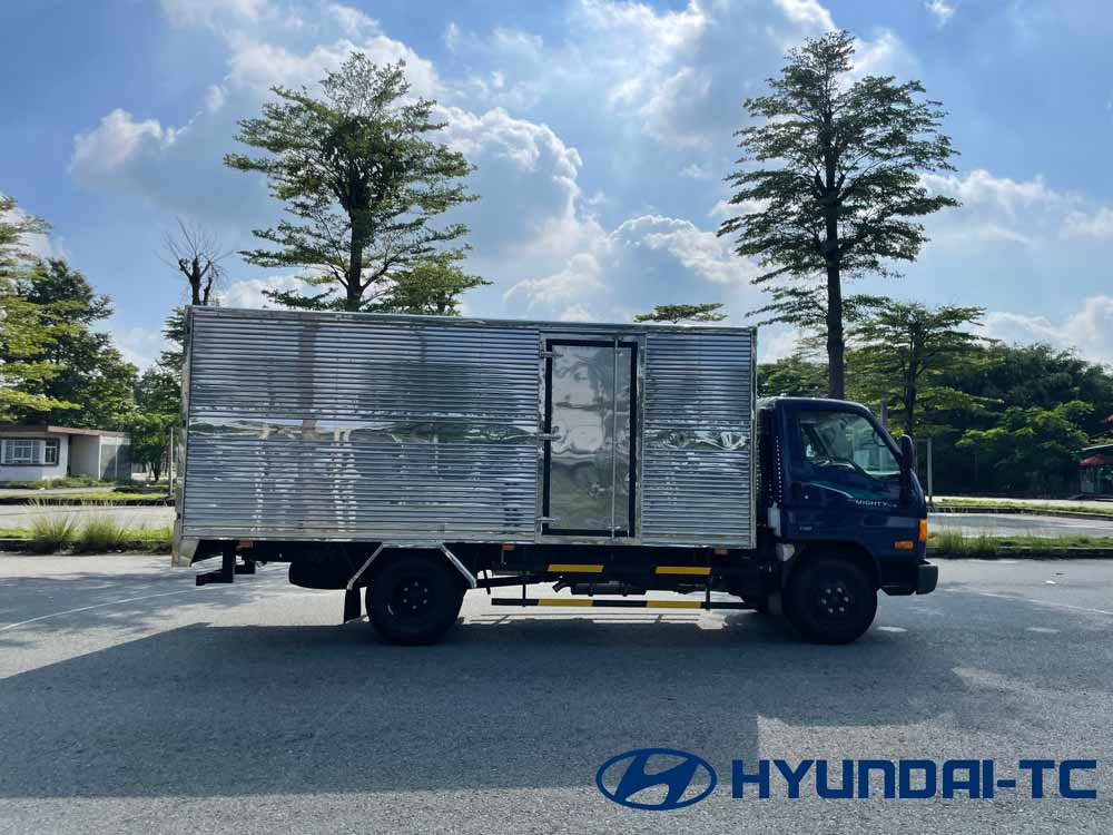 Giá xe tải 7 tấn thùng kín Inox | Hyundai Mighty 110SP 